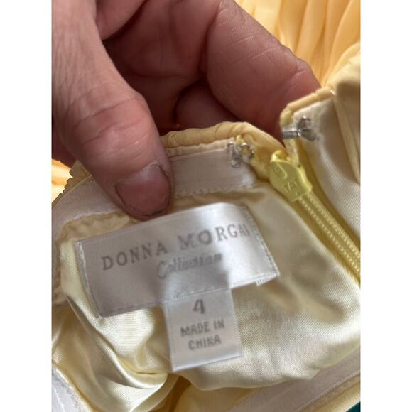 Vintage Donna Morgan butter Yellow Rhea One-Shoulder Chiffon Dress Size 4 - Picture 10 of 13